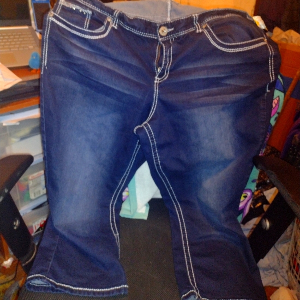 Maurice's Capri jeans size 22